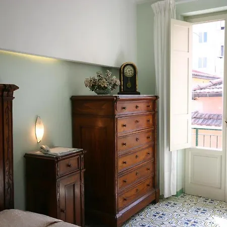 Sorrento Inn Guesthouse * Sorrento