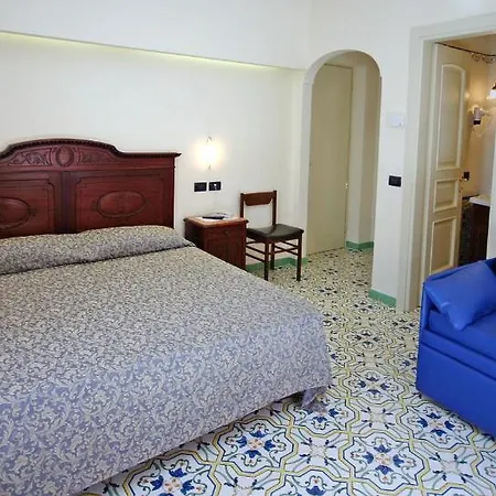 בית הארחה Sorrento Inn Guesthouse