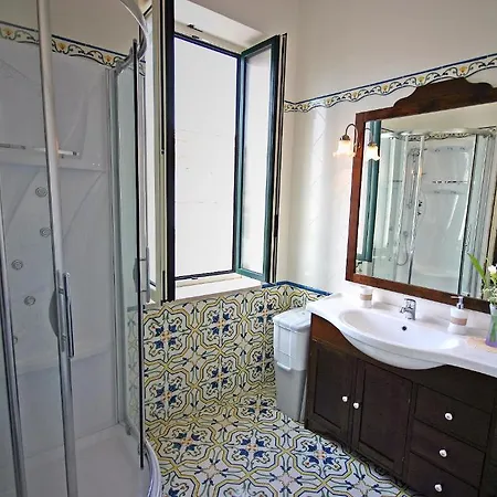 Sorrento Inn Guesthouse بيت ضيافة سورينتو