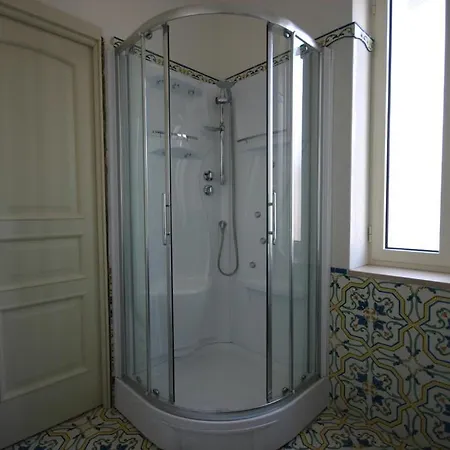 Sorrento Inn Guesthouse סורנטו