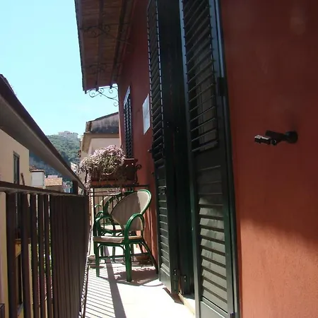 Sorrento Inn Guesthouse סורנטו