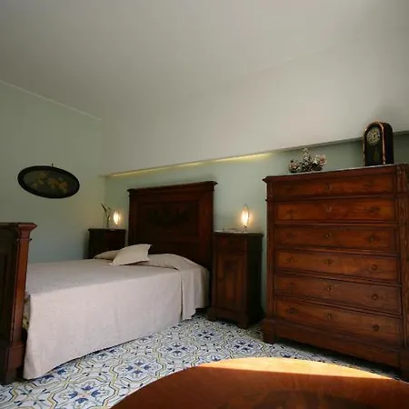 Sorrento Inn Guesthouse סורנטו