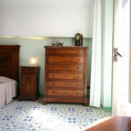 بيت ضيافة Sorrento Inn Guesthouse 4*